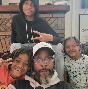 Meet your Posher, Troy